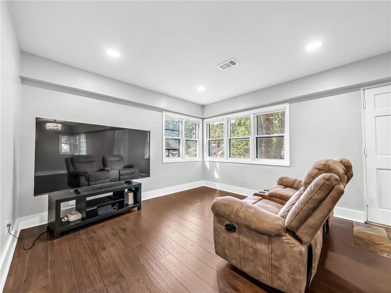 7001 Dearborn St, Overland Park, KS 66204