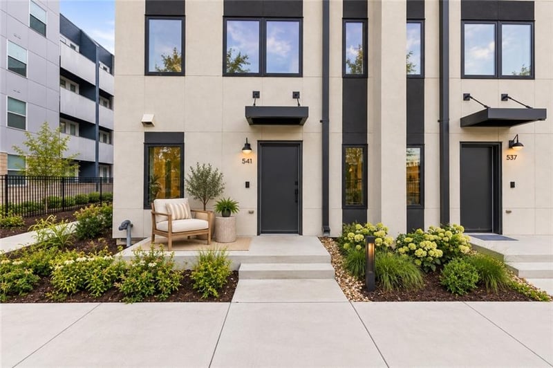541 E 19th St, Kansas City, MO 64108
