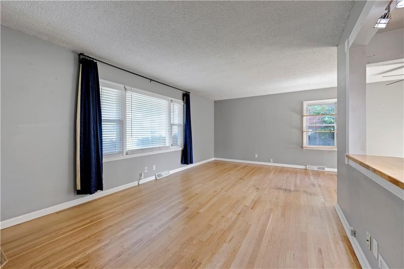 3421 N Chelsea Ave, Kansas City, MO 64117