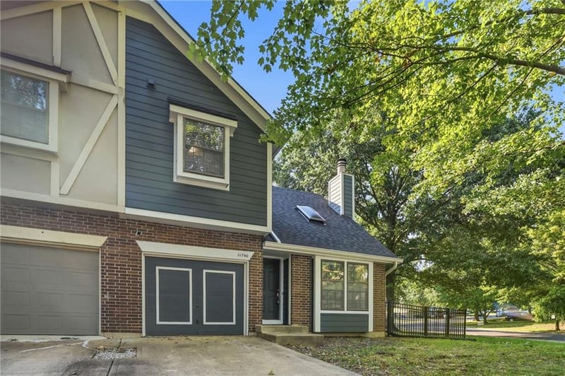 11740 Oakmont St, Overland Park, KS 66210