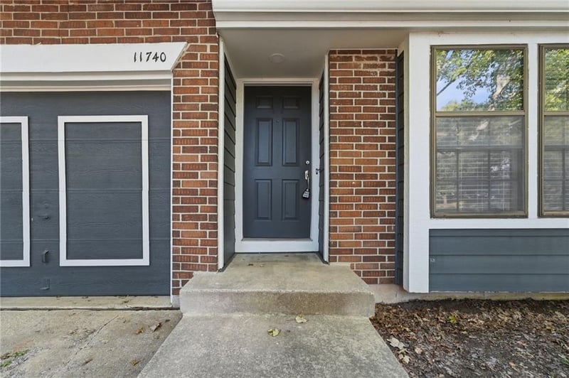 11740 Oakmont St, Overland Park, KS 66210