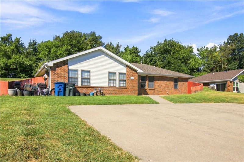 232 SE 121st Rd, Warrensburg, MO 64093