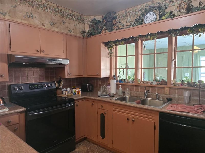 505 Sunset Dr, Fort Scott, KS 66701