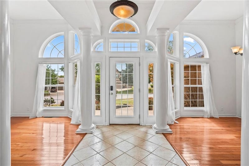 2518 SW Wintervalley Ct, Lee's Summit, MO 64081