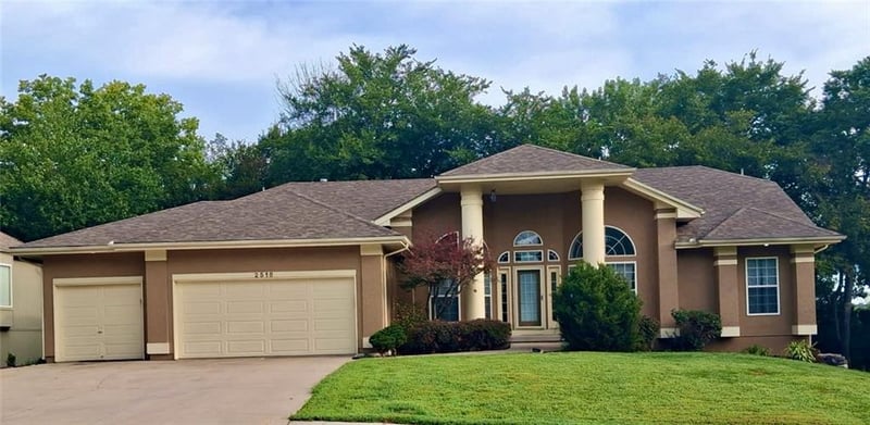 2518 SW Wintervalley Ct, Lee's Summit, MO 64081