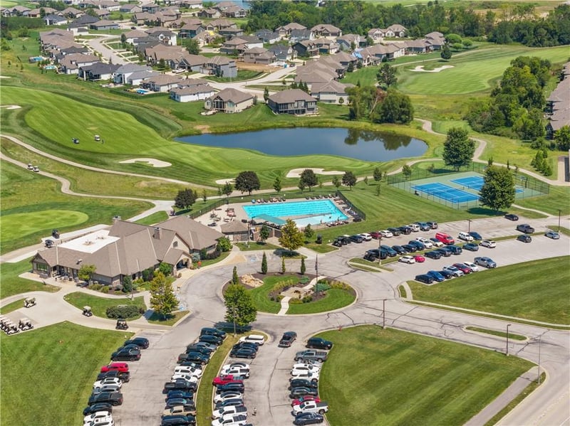 801 Bridgeshire Dr, Raymore, MO 64083
