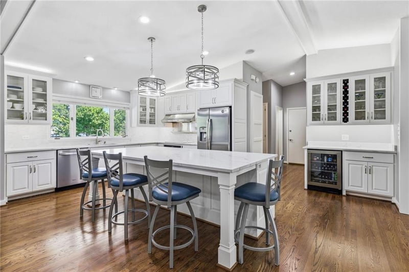 2025 W 96th St, Leawood, KS 66206