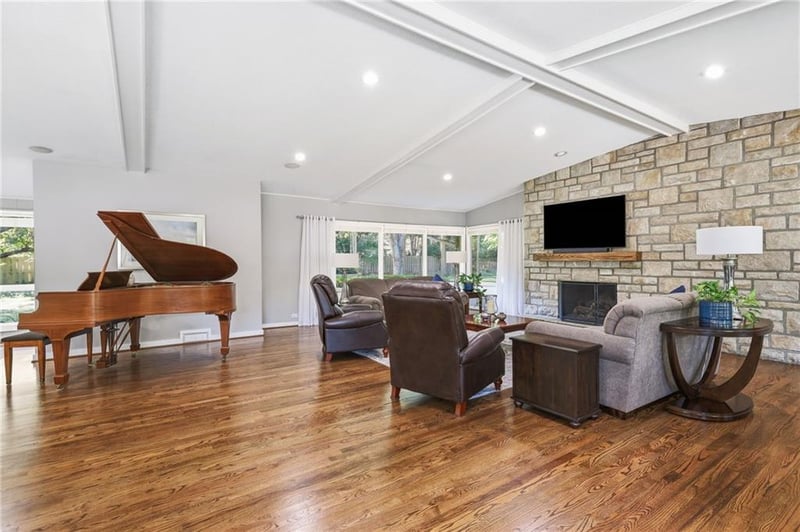 2025 W 96th St, Leawood, KS 66206