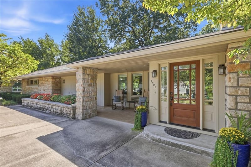 2025 W 96th St, Leawood, KS 66206