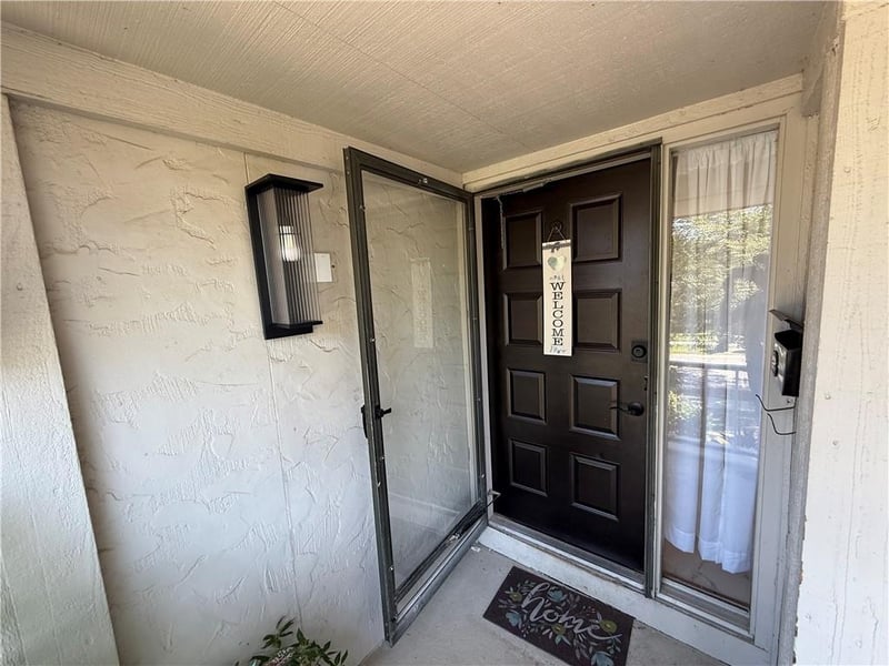 6705 N Overland Dr, Kansas City, MO 64151