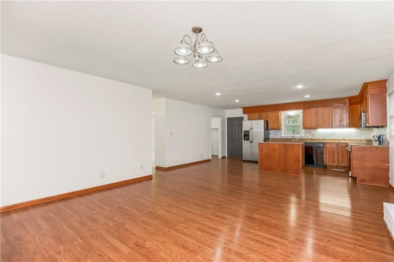 8226 Mcgee St, Kansas City, MO 64114