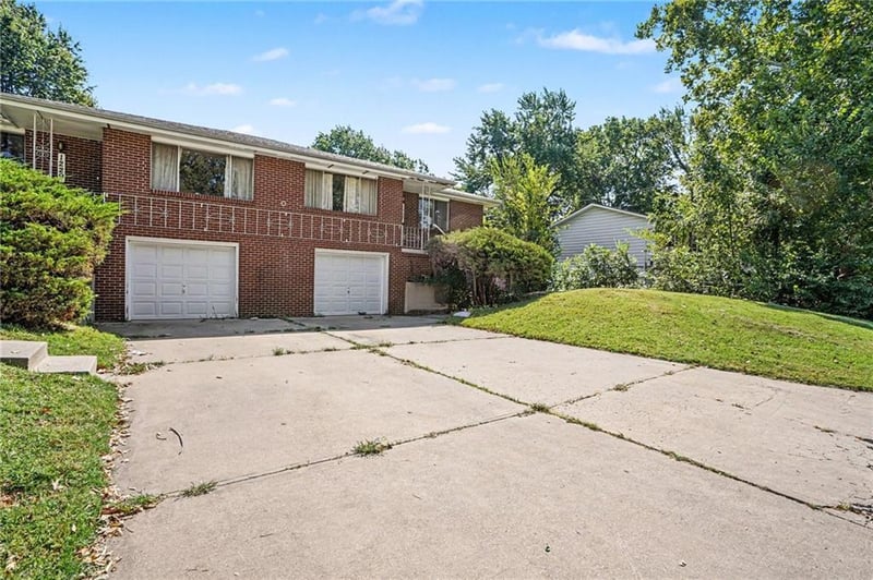1227-1229 N 64th Dr, Kansas City, KS 66102