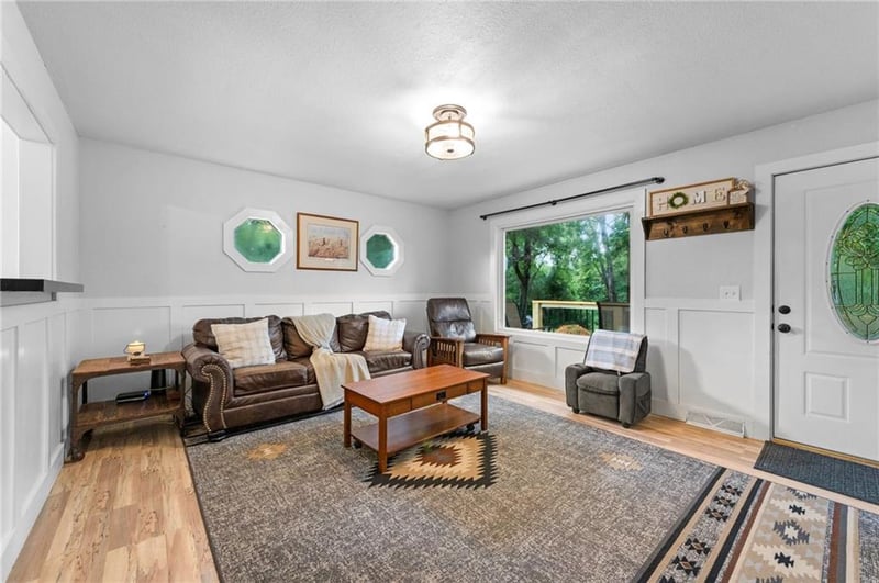 15 Village Circle Dr, Platte City, MO 64079