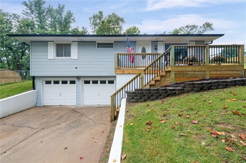 15 Village Circle Dr, Platte City, MO 64079