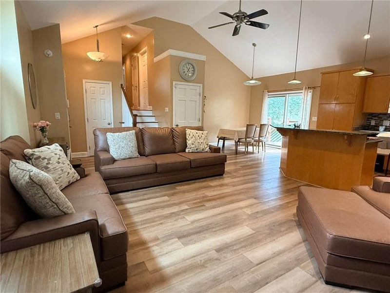 5215 Douglas Ave, Kansas City, KS 66106
