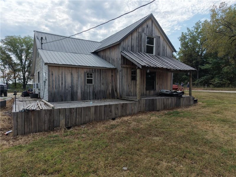 2251 E 360 Rd, Bolivar, MO 65685