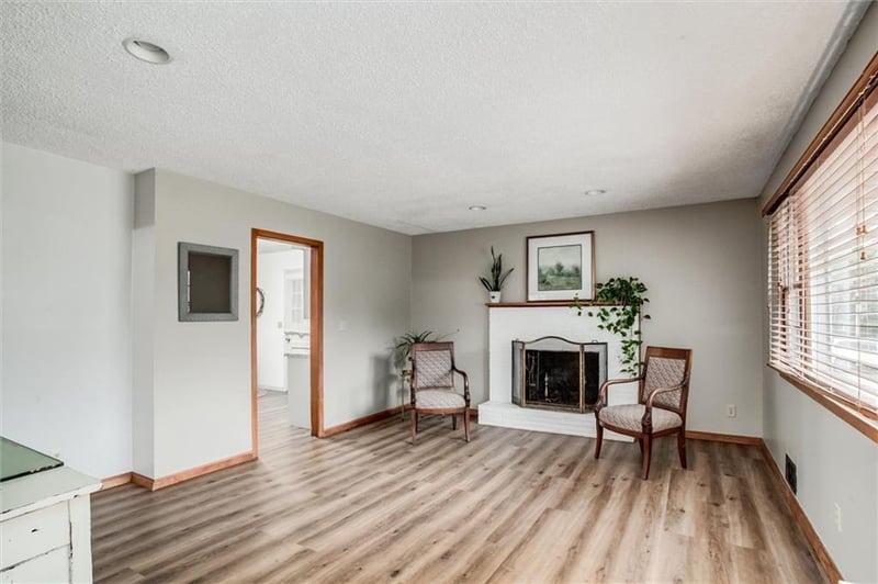 1025 E Elm St, Olathe, KS 66061