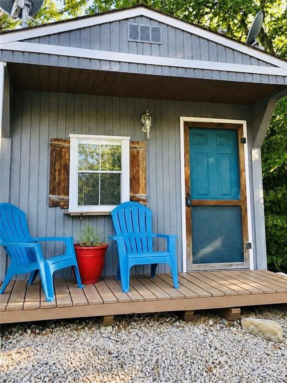 70 N Lakeside Dr, La Cygne, KS 66040