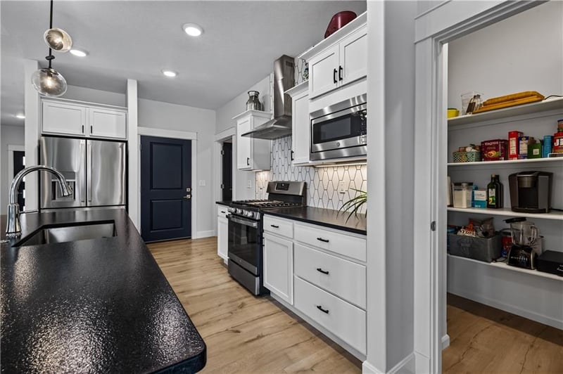 23819 W 125th Ter, Olathe, KS 66061