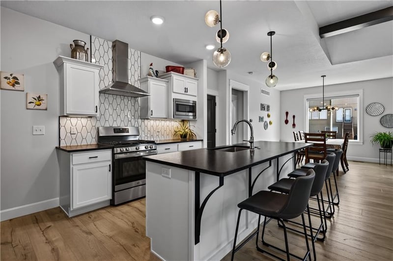 23819 W 125th Ter, Olathe, KS 66061