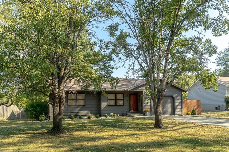 218 King St, Baldwin City, KS 66006