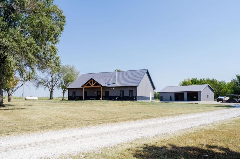 17017 Pratt Rd, Altamont, KS 67330