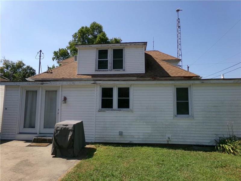 107 N Walnut St, Emma, MO 65327