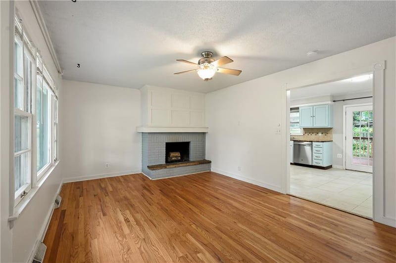 5501 N Highland Ave, Kansas City, MO 64118