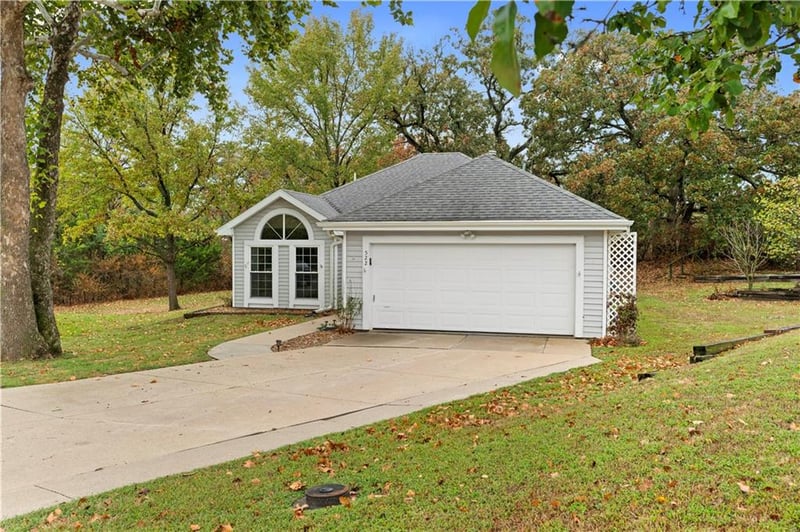 522 S Prewitt St, Nevada, MO 64772