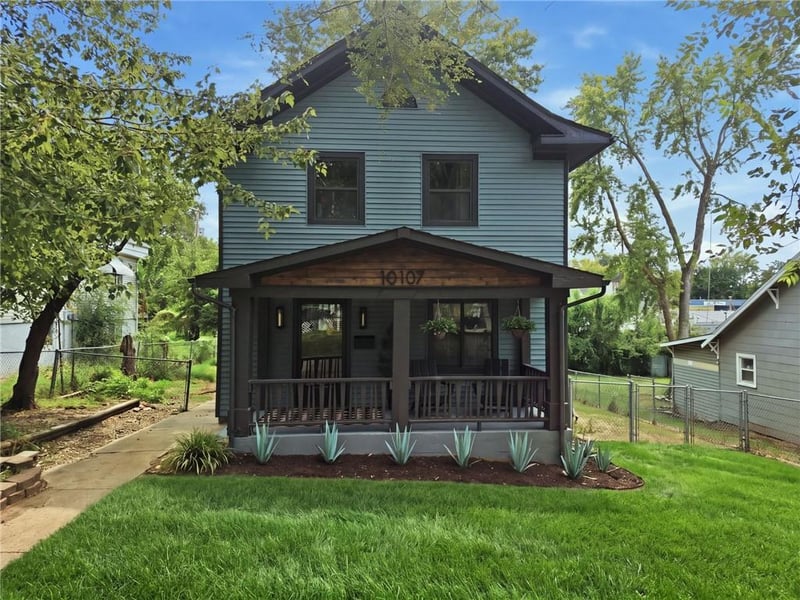 10107 E 11th St, Independence, MO 64053