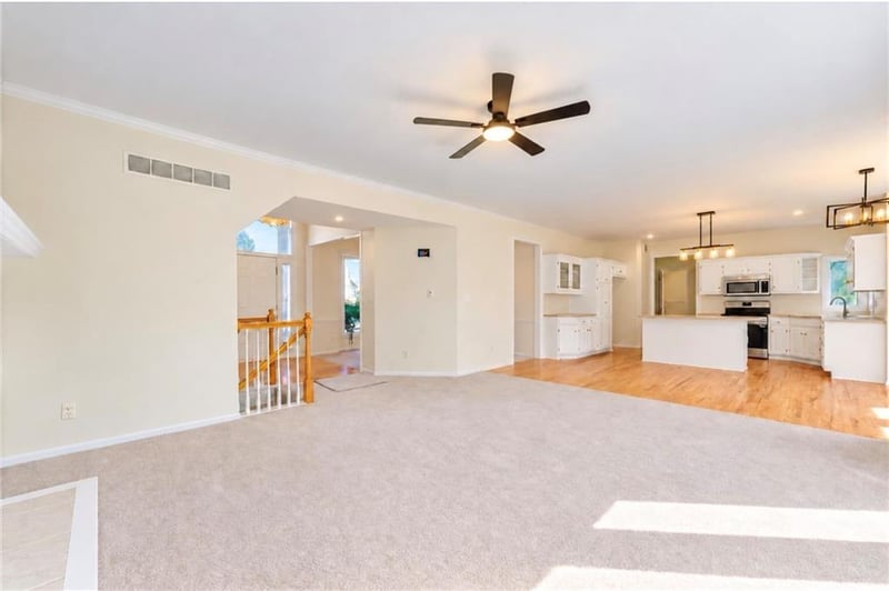 13721 Manor Rd, Leawood, KS 66224