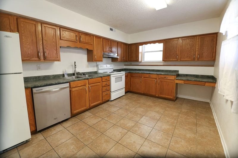 6734 Cleveland Ave, Kansas City, KS 66104