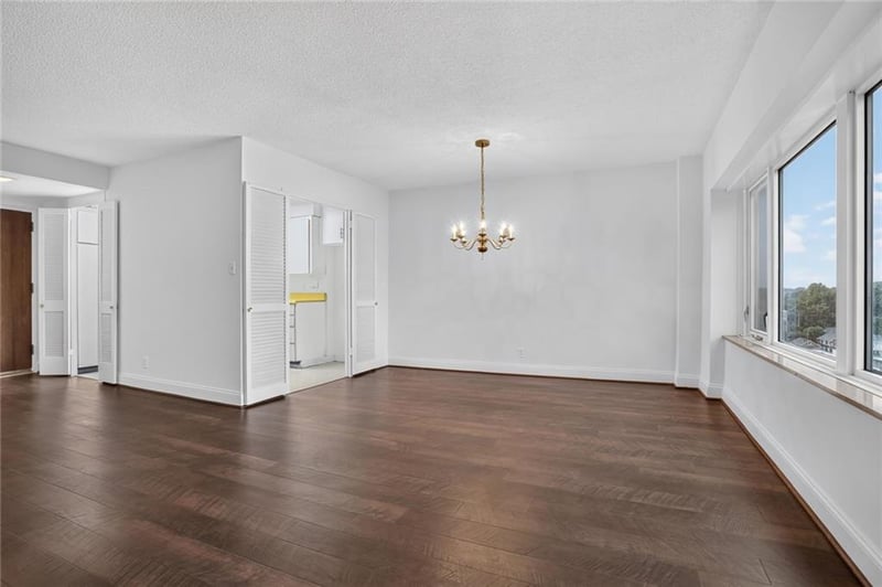 4545 Wornall Rd #1209, Kansas City, MO 64111
