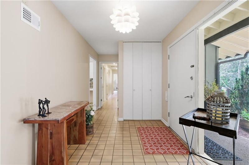 5204 W 83rd Ter, Prairie Village, KS 66207