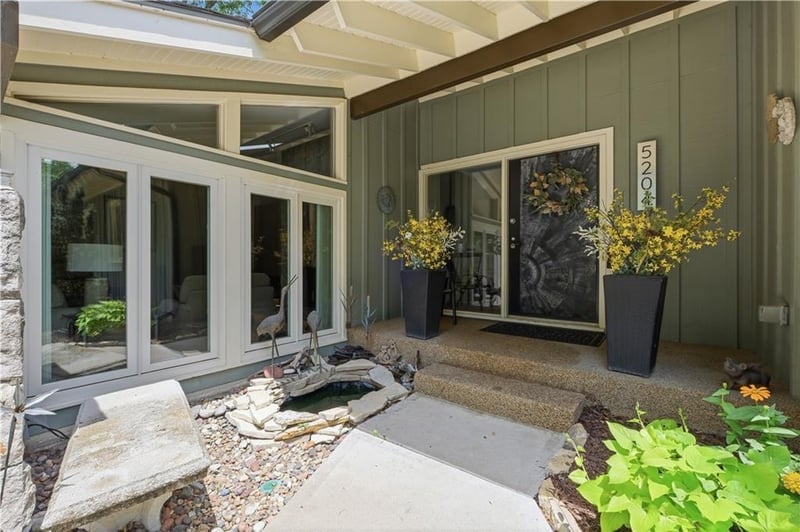5204 W 83rd Ter, Prairie Village, KS 66207