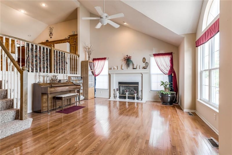 519 E 123rd Ter, Kansas City, MO 64145