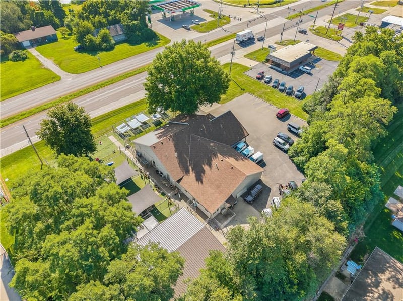 6108 N Belt Hw, Country Club, MO 64505