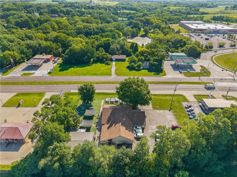 6108 N Belt Hw, Country Club, MO 64505