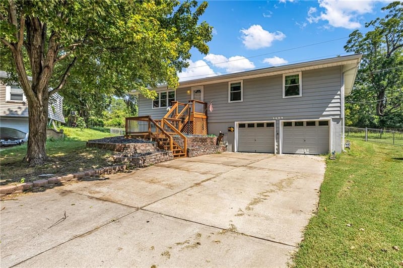 5609 N Booth Ave, Kansas City, MO 64119