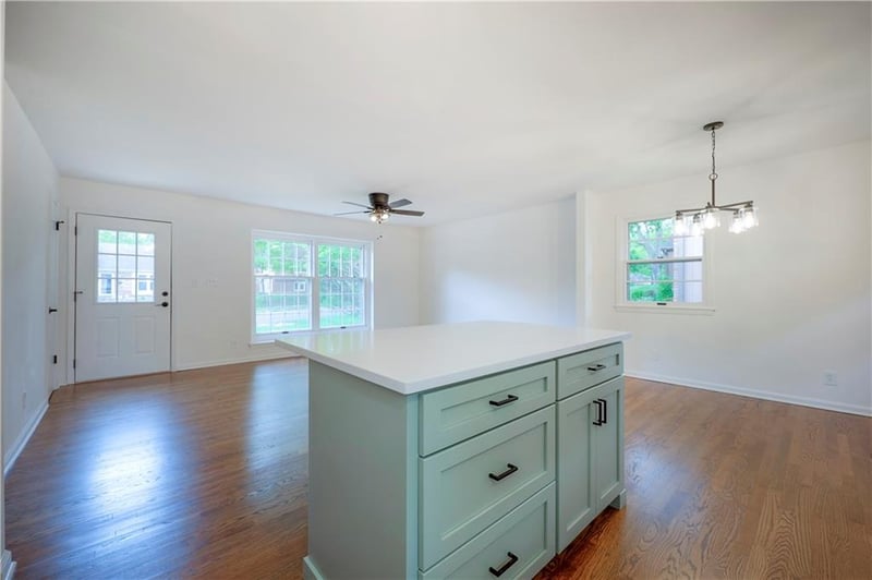 7622 W 97th Ter, Overland Park, KS 66212