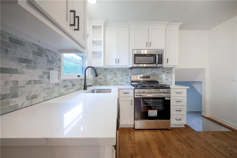 7622 W 97th Ter, Overland Park, KS 66212