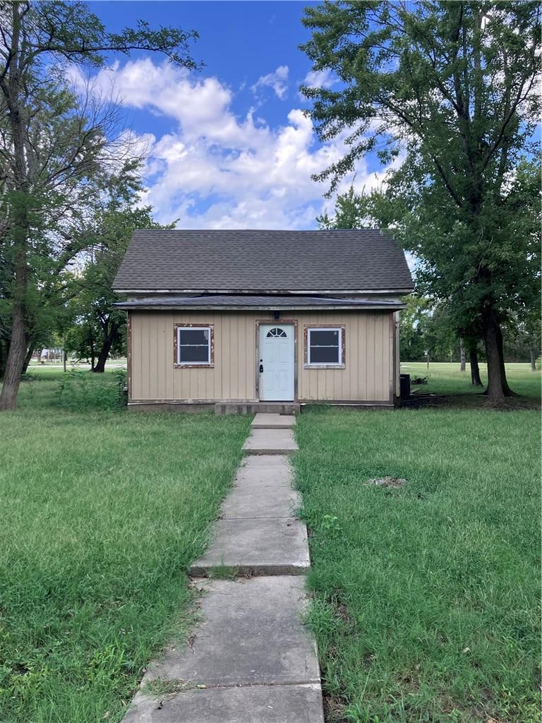 108 W Kansas Ave, Blue Mound, KS 66010