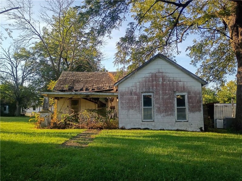 109 W 5th St, Stanberry, MO 64489
