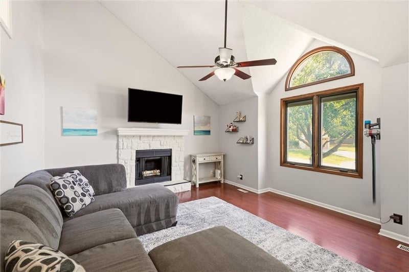 14685 S Constance Ct, Olathe, KS 66062