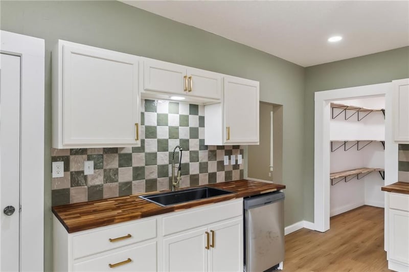 6309 S 3rd St, St Joseph, MO 64504