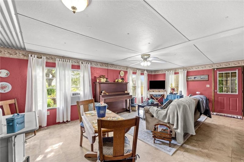 1137 Kentucky Rd, Princeton, KS 66078