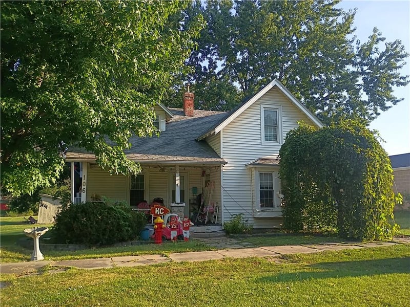 106 W 5th St, Stanberry, MO 64489