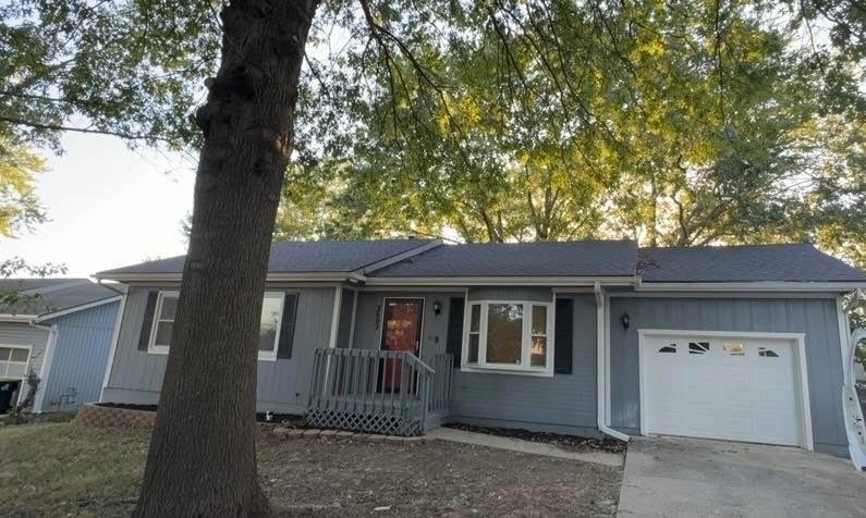 2602 Easton St, Harrisonville, MO 64701