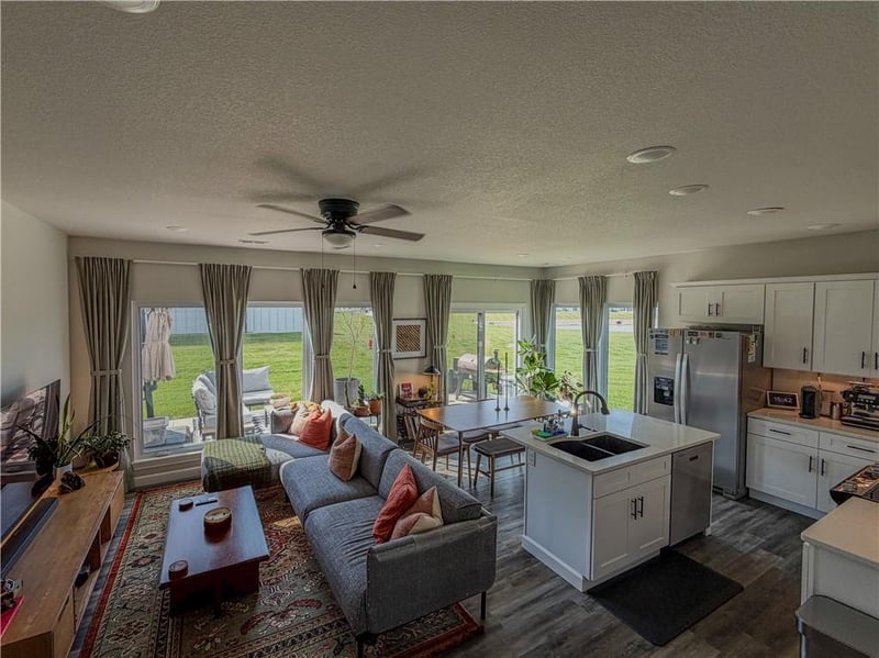 84 SE 381st Rd #C, Warrensburg, MO 64093