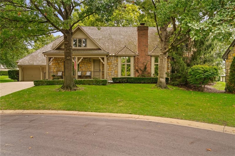 61 Le Mans Ct, Prairie Village, KS 66208